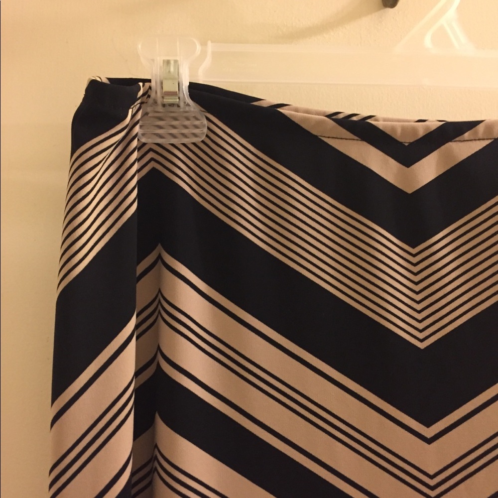 LIKE NEW || NY&C Skirt 🖤